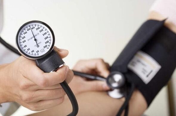 Está prohibida la dieta acuosa si tienes presión arterial alta. 